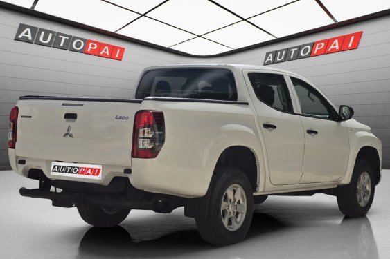 MITSUBISHI L200 220 DI-D M-PRO DOBLE CABINA 2.3D 150cv. 2021 de segunda mano