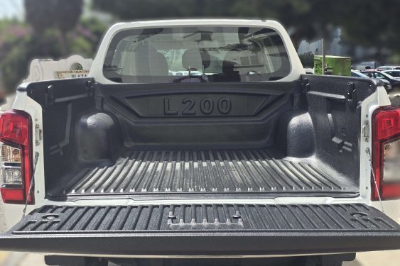 MITSUBISHI L200 220 DI-D M-PRO DOBLE CABINA 2.3D 150cv. 2021 de segunda mano