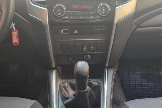 MITSUBISHI L200 220 DI-D M-PRO DOBLE CABINA 2.3D 150cv. 2021 de segunda mano