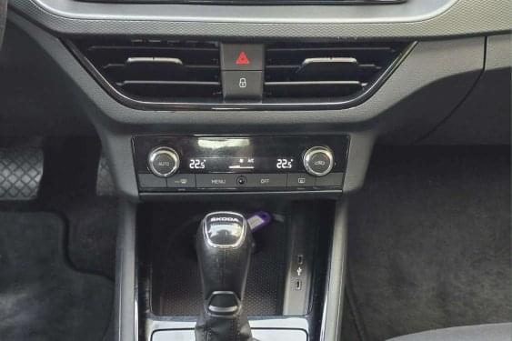 SKODA KAMIQ 1.0 TSI 110cv. DSG LIVE 2021 de segunda mano