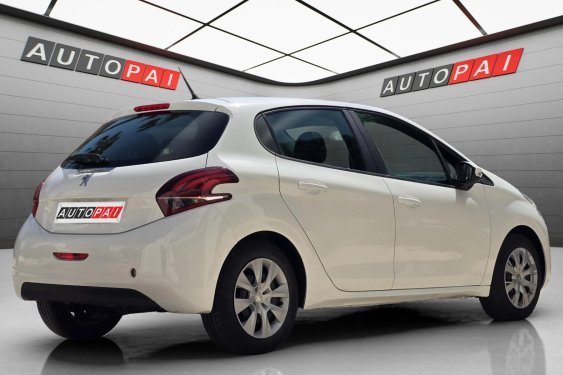 PEUGEOT 208 1.6 BlueHDI 75cv. ACCESS 2018 de segunda mano