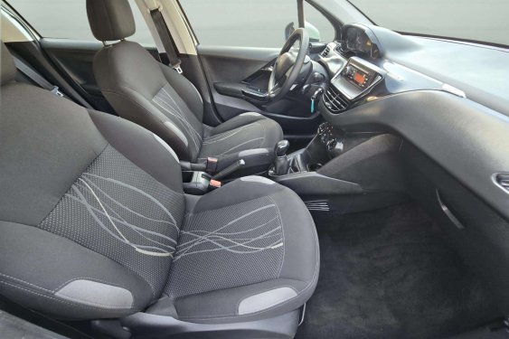 PEUGEOT 208 1.6 BlueHDI 75cv. ACCESS 2018 de segunda mano
