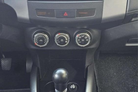 PEUGEOT 4007 2.2HDI 160cv. 4WD SPORT LINE 7 plazas 2011 de segunda mano