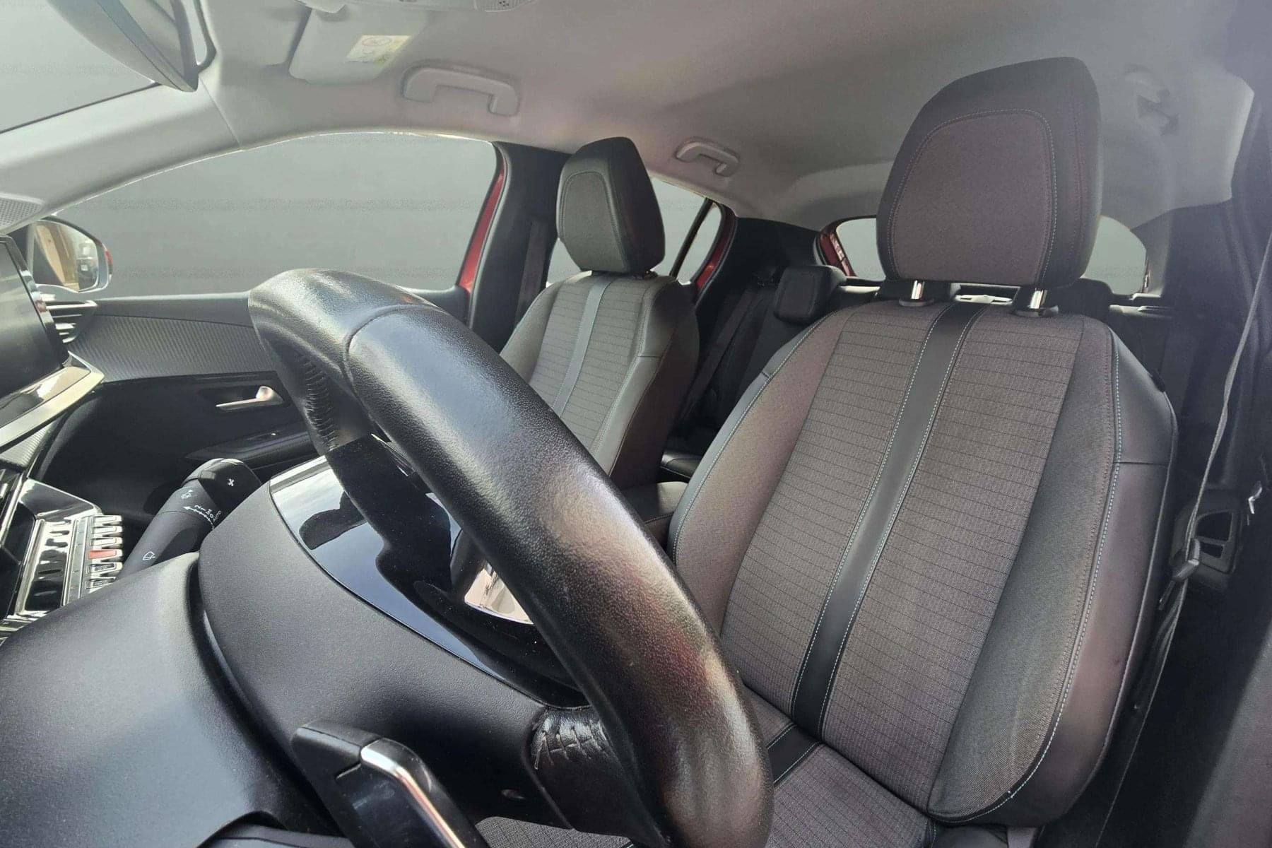 PEUGEOT 208 1.2 100cv. S&S EAT8 automático ALLURE 10