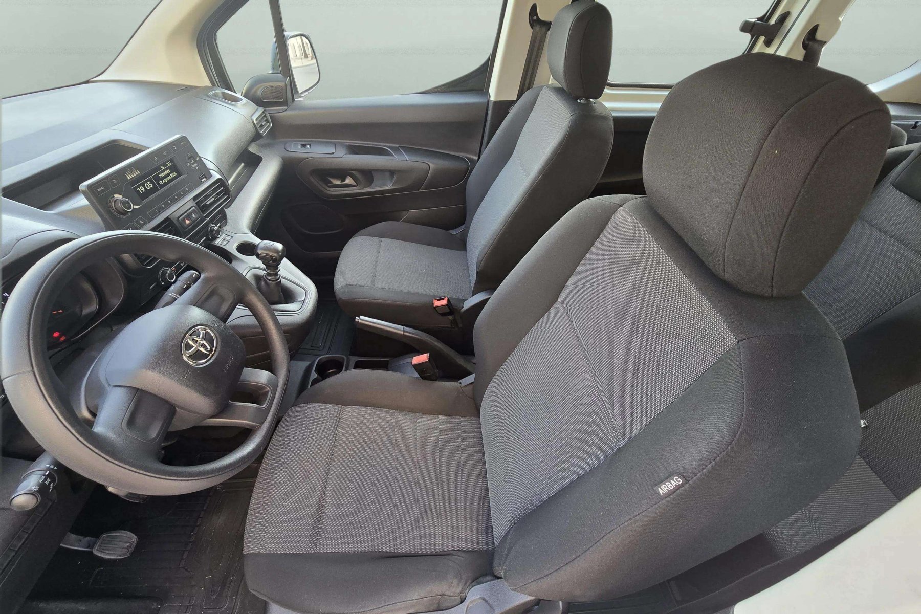 TOYOTA PROACE CITY VERSO 1.5d 100cv. 14