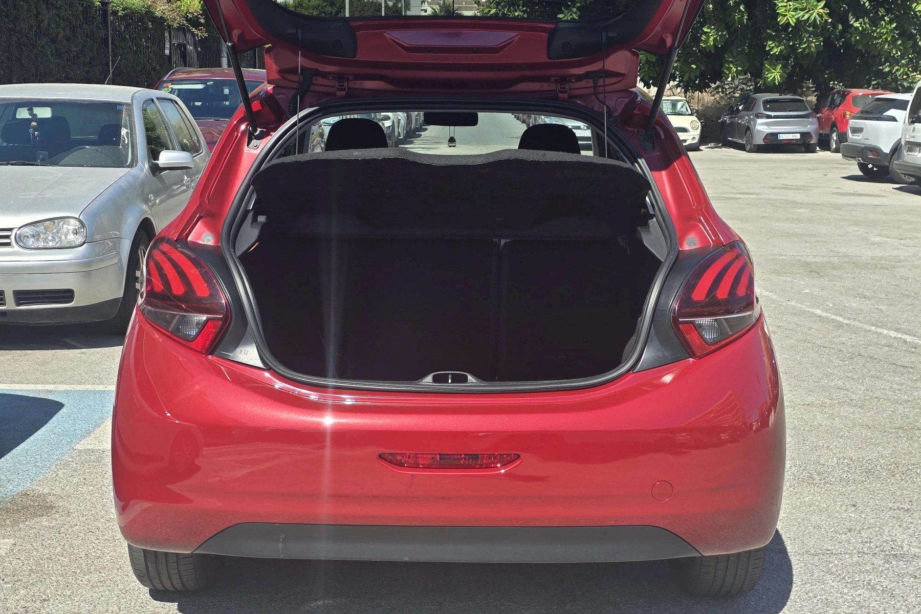PEUGEOT 208 1.2 Style 82cv. 7