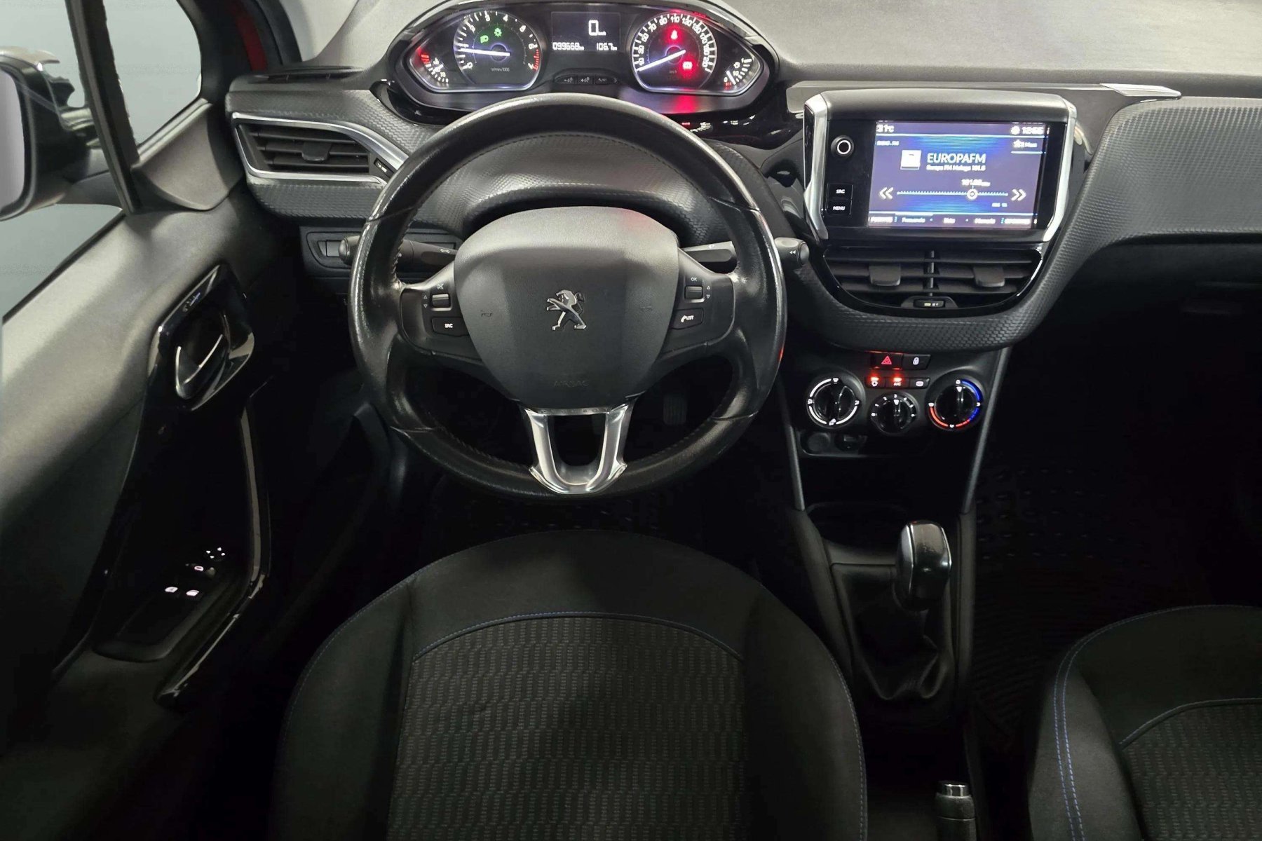 PEUGEOT 208 1.2 Style 82cv. 17