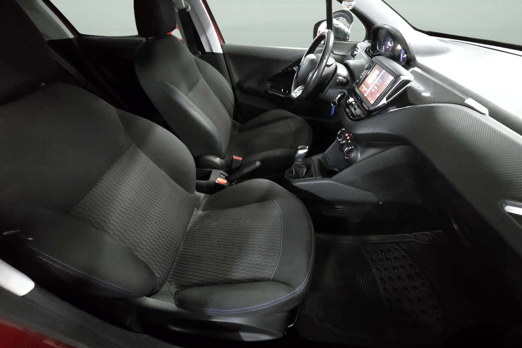 PEUGEOT 208 1.2 Style 82cv. 25