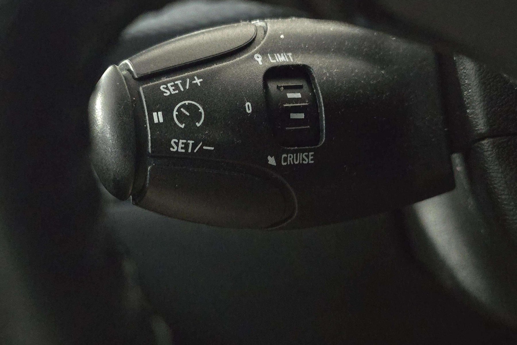 PEUGEOT 208 1.2 Style 82cv. 29