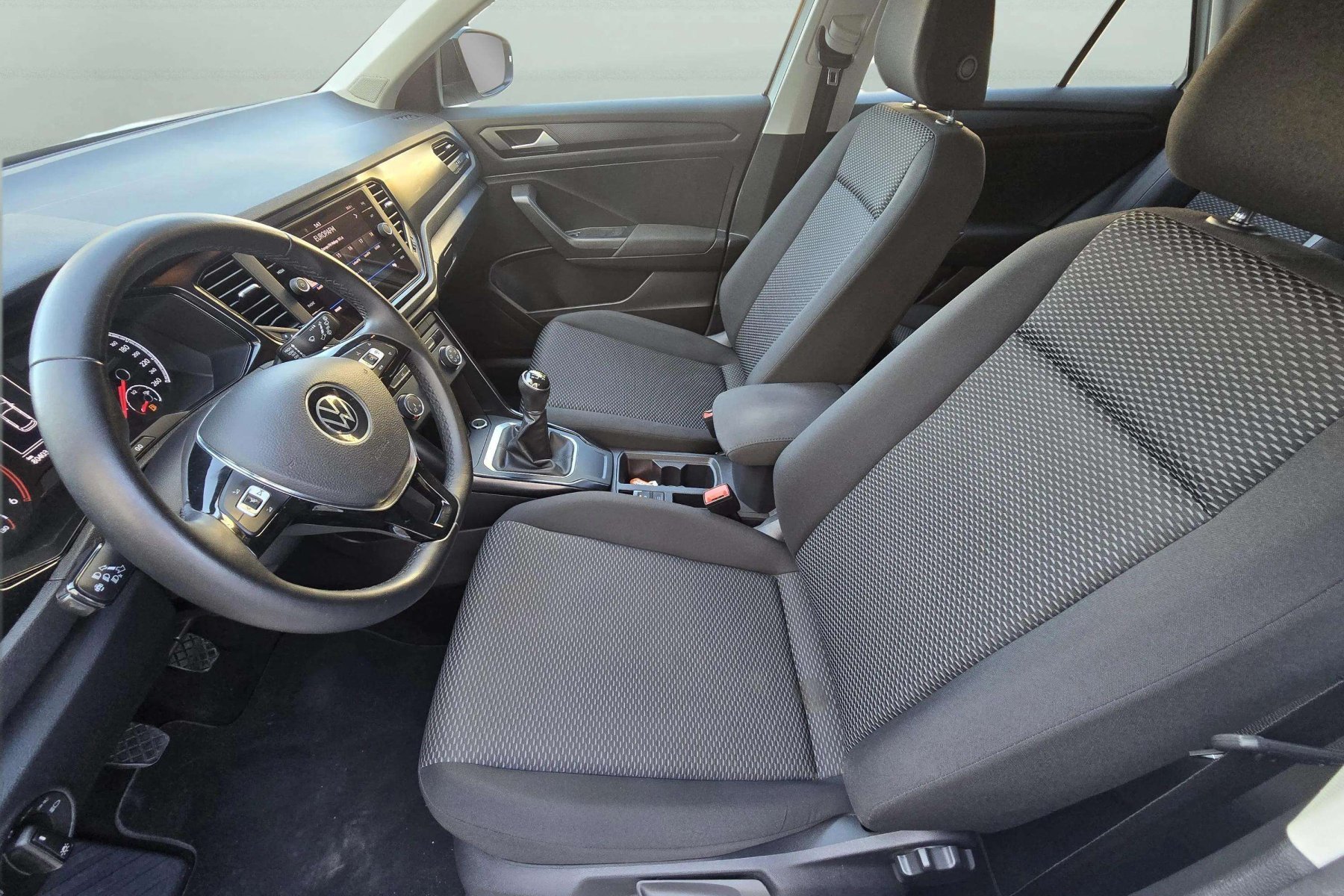 VOLKSWAGEN T-ROC 1.6 TDI 115cv. ADVANCED 8 