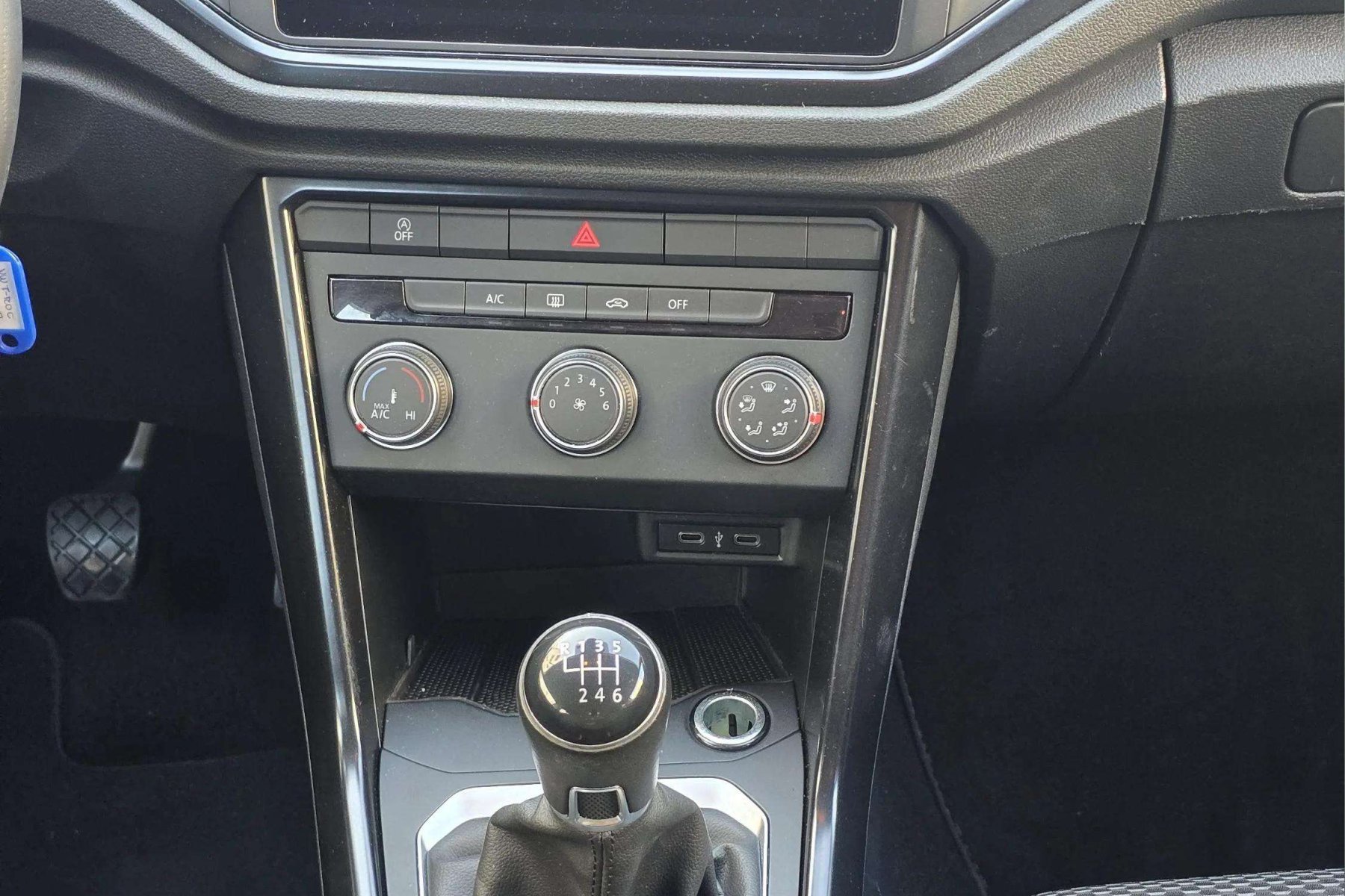 VOLKSWAGEN T-ROC 1.6 TDI 115cv. ADVANCED 13 