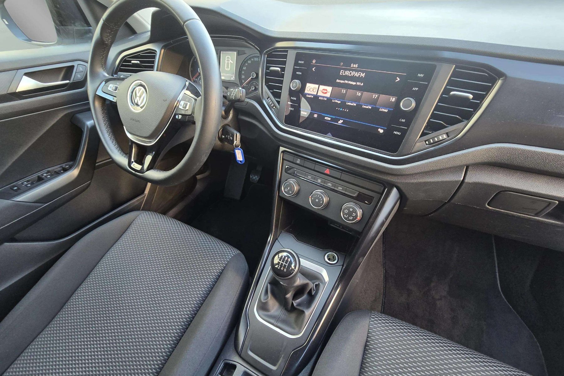 VOLKSWAGEN T-ROC 1.6 TDI 115cv. ADVANCED 17 