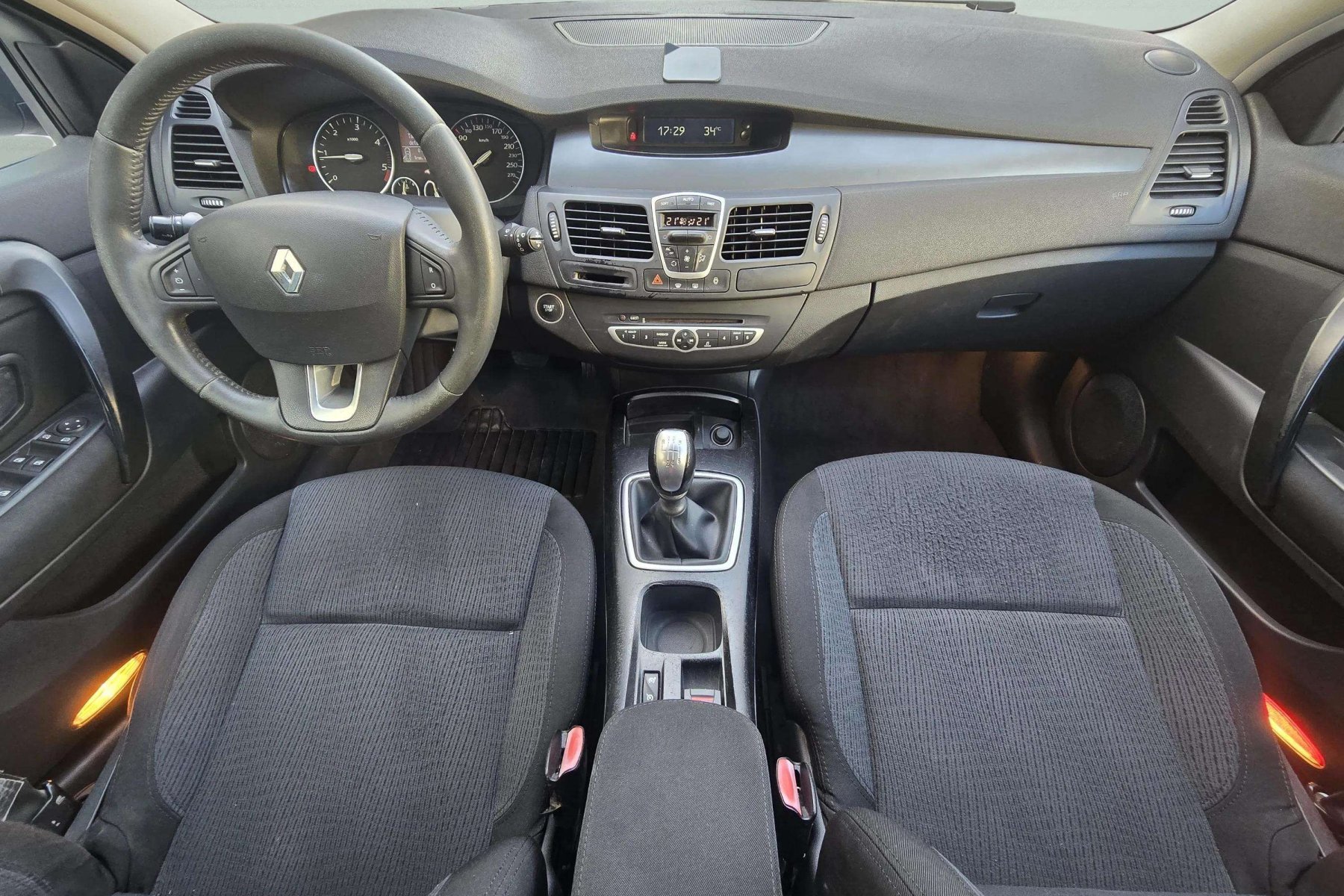 RENAULT LAGUNA 2.0dci 130cv. 10