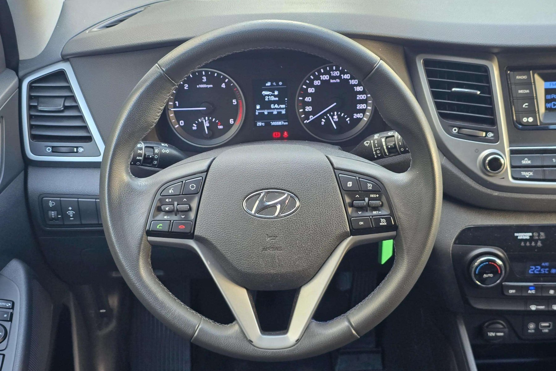 HYUNDAI TUCSON 1.7 CRDI 116cv. ESSENCE 4x2 11