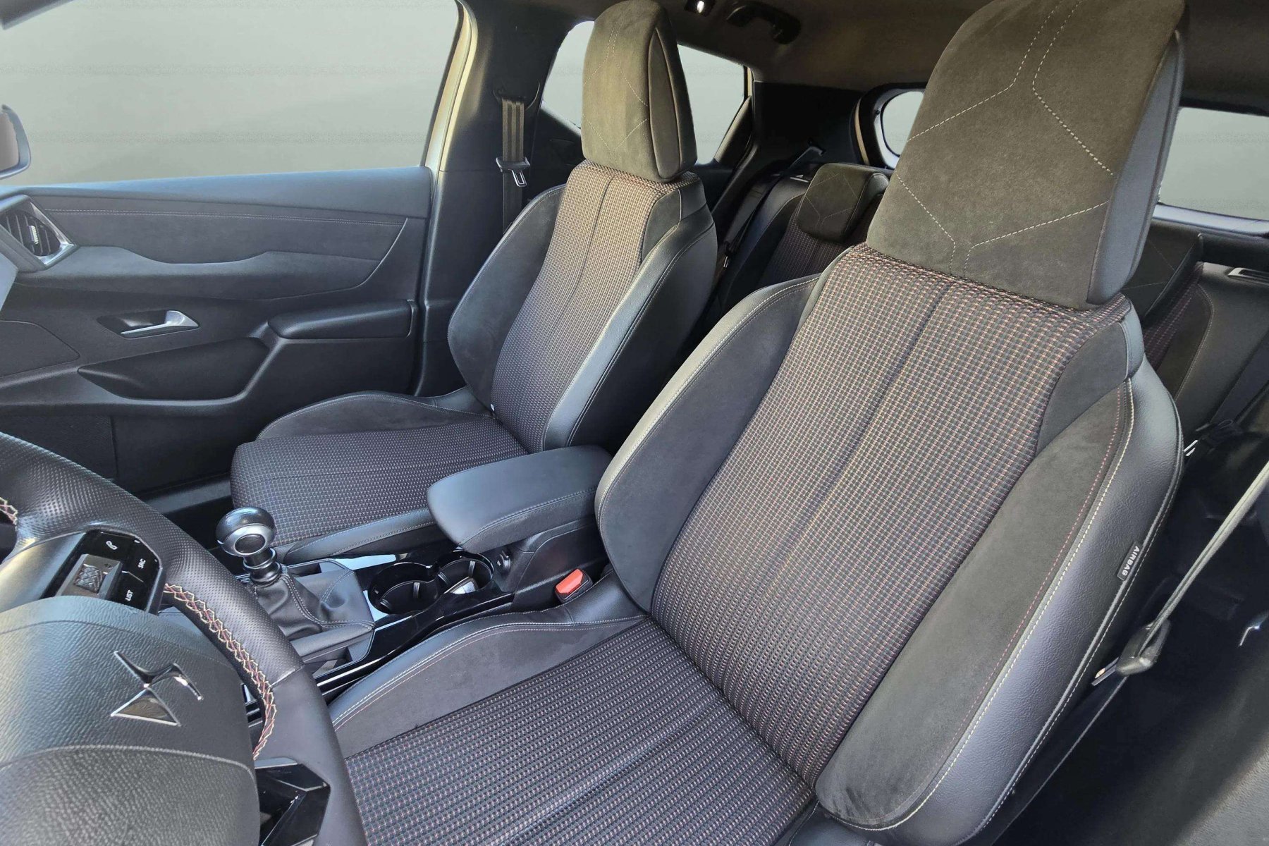 DS DS 3 CROSSBACK 1.2i 100cv. PERFORMANCE LINE 9