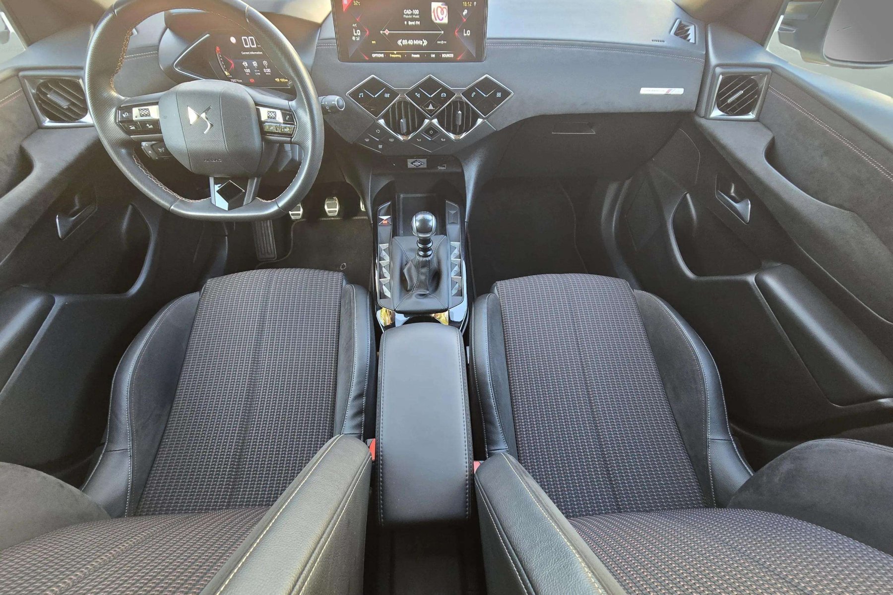 DS DS 3 CROSSBACK 1.2i 100cv. PERFORMANCE LINE 11
