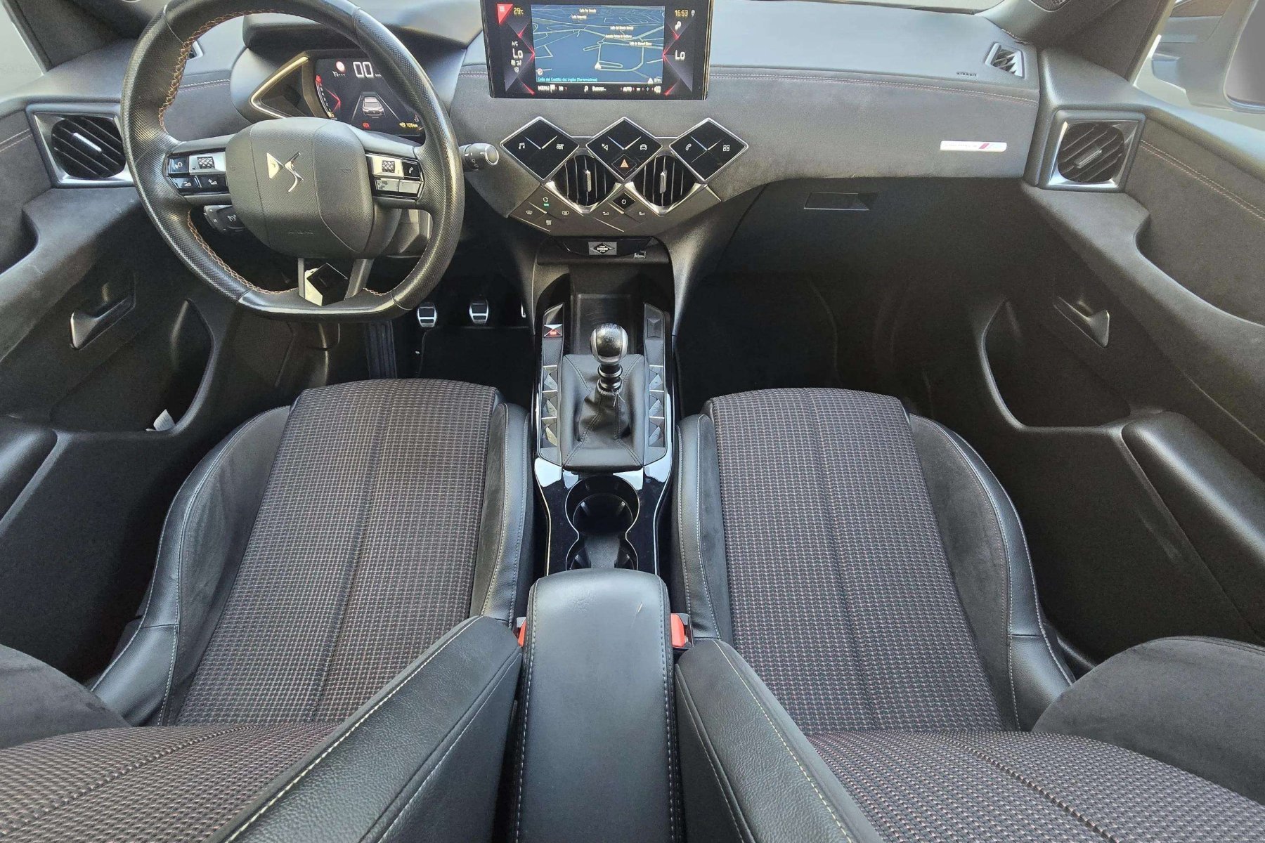 DS DS 3 CROSSBACK 1.2i 100cv. PERFORMANCE LINE 12