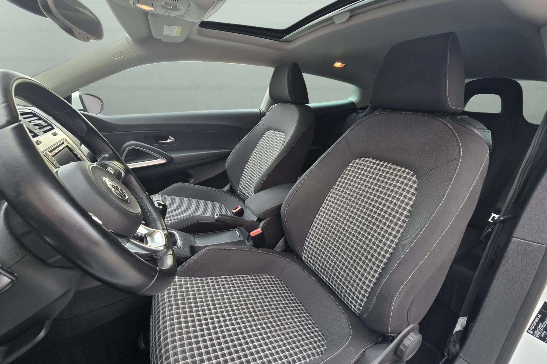 VOLKSWAGEN SCIROCCO 1.4 TSI 125cv. R-Line 14