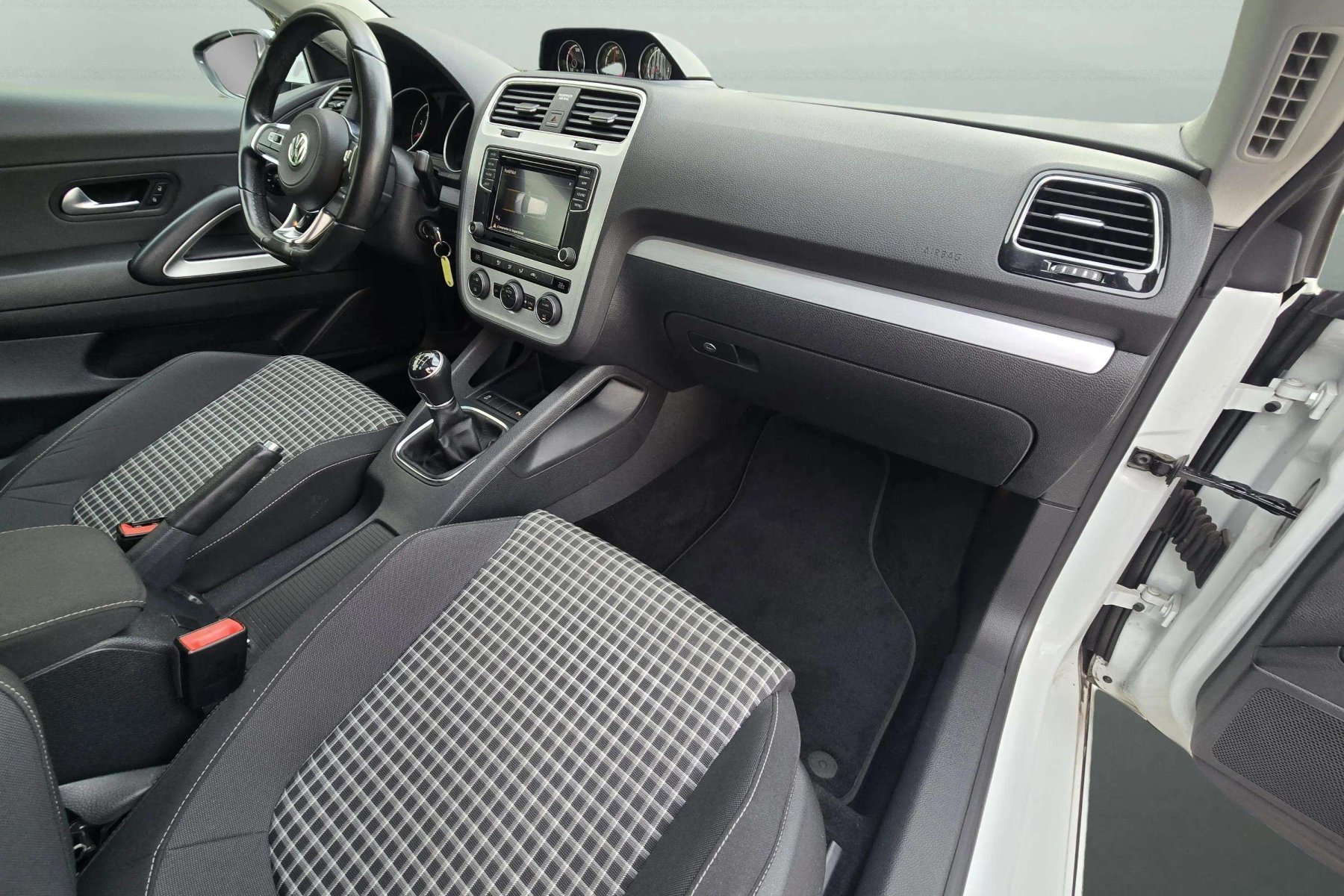 VOLKSWAGEN SCIROCCO 1.4 TSI 125cv. R-Line 20