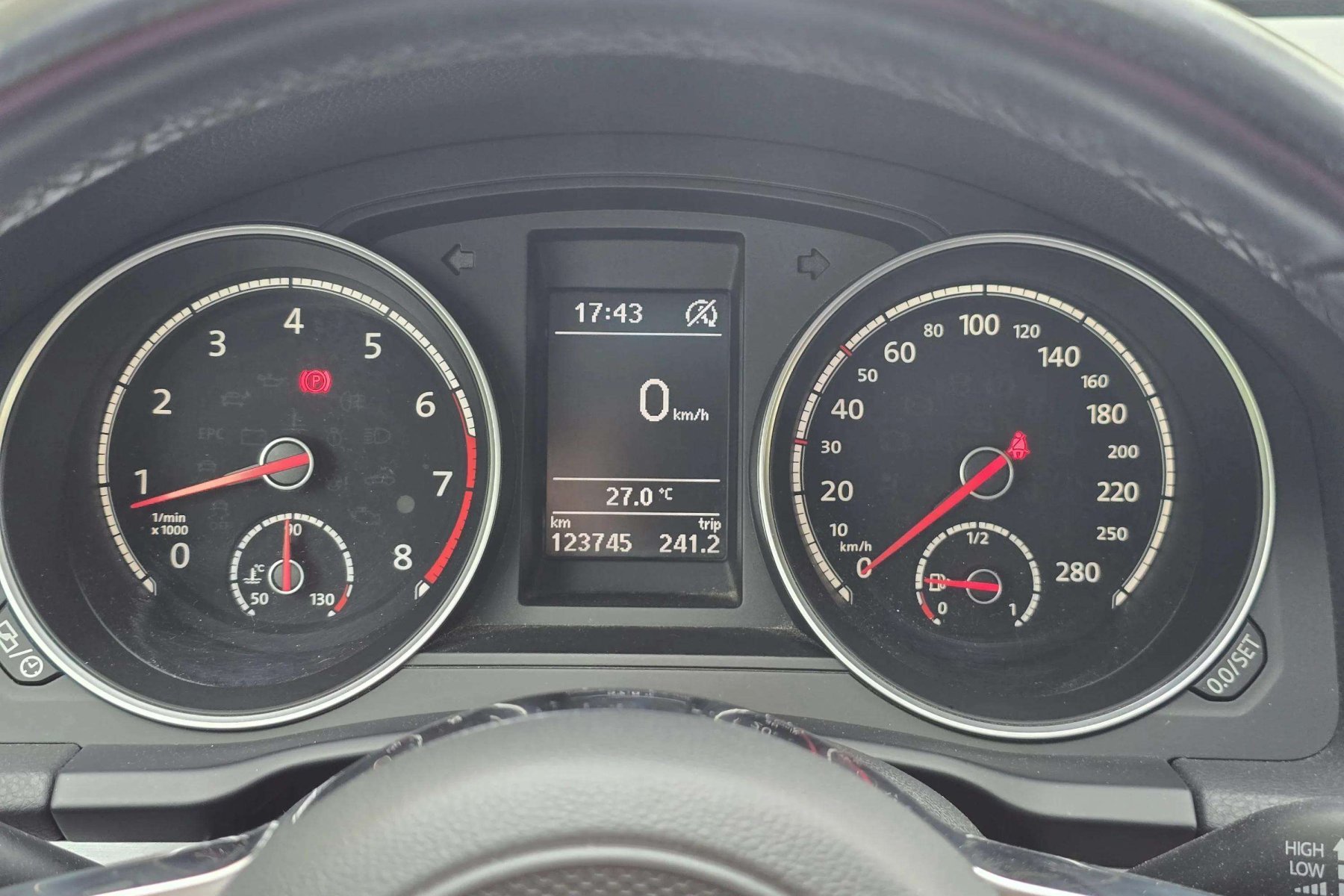 VOLKSWAGEN SCIROCCO 1.4 TSI 125cv. R-Line 25