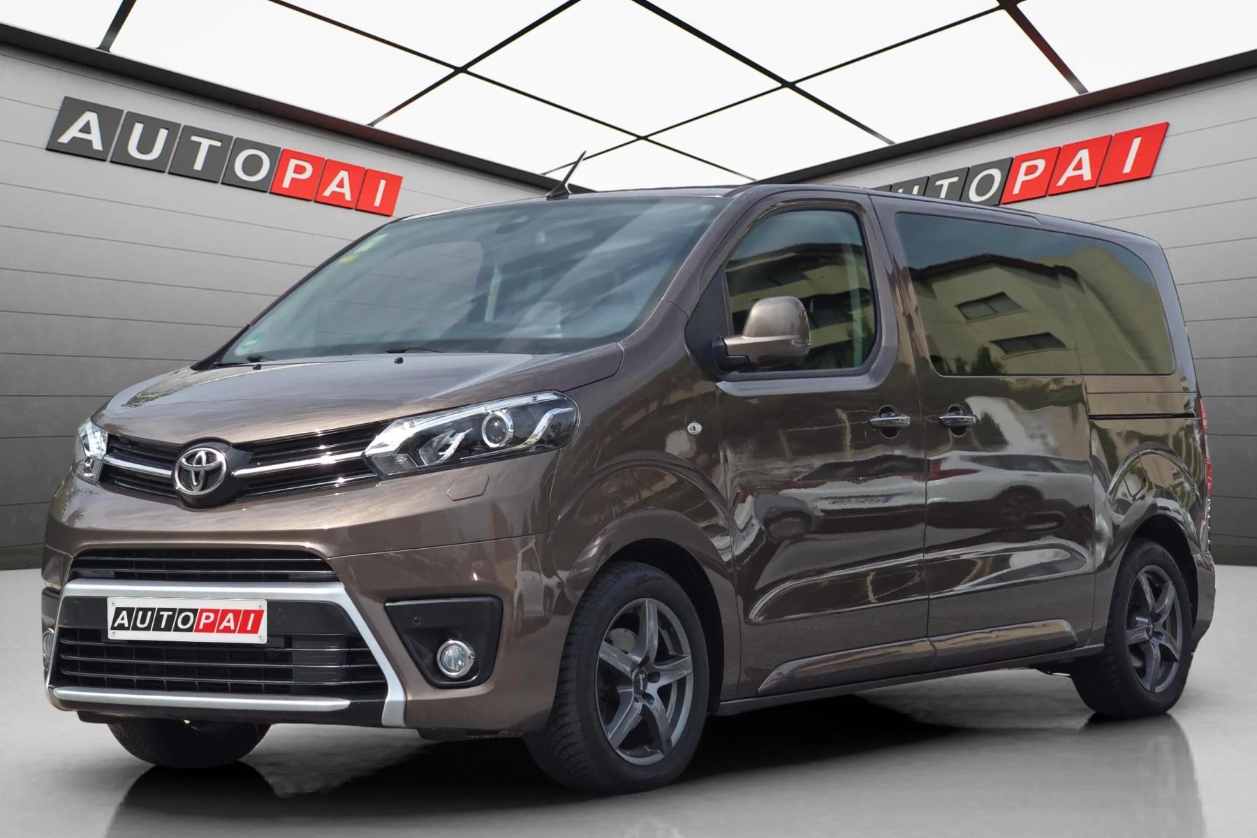 imagen de TOYOTA PROACE VERSO L1 VIP 2.0d 180cv. automático - REF: 01058
