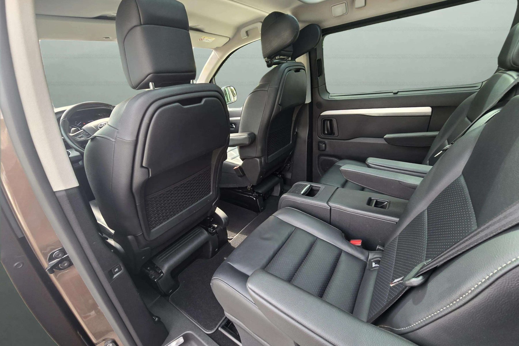 TOYOTA PROACE VERSO L1 VIP 2.0d 180cv. automático 11