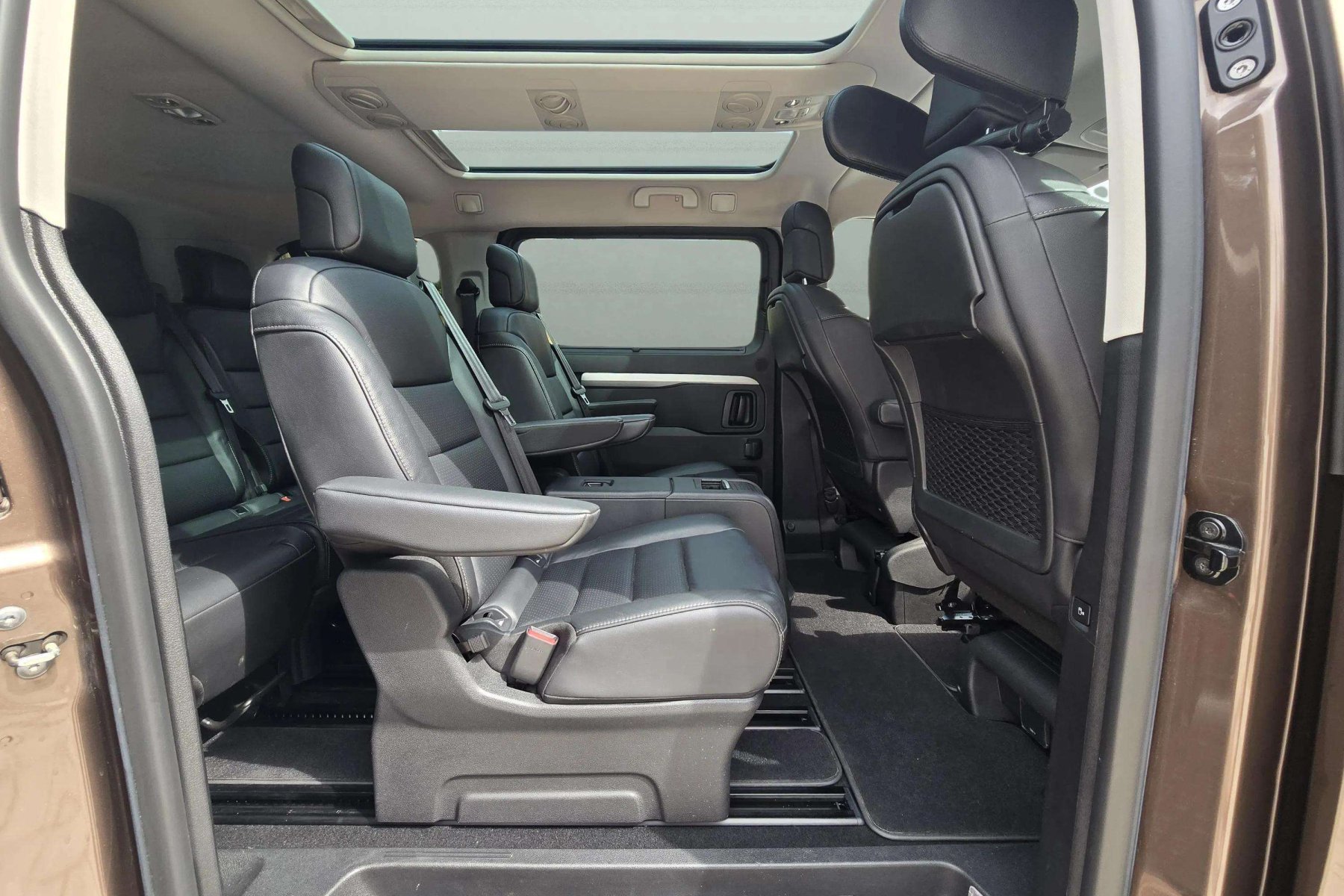 TOYOTA PROACE VERSO L1 VIP 2.0d 180cv. automático 14
