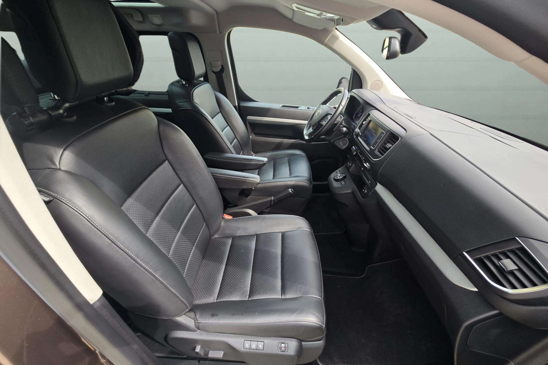 TOYOTA PROACE VERSO L1 VIP 2.0d 180cv. automático 24