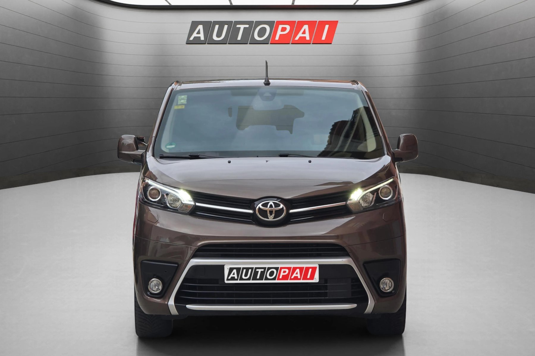 TOYOTA PROACE VERSO L1 VIP 2.0d 180cv. automático 43