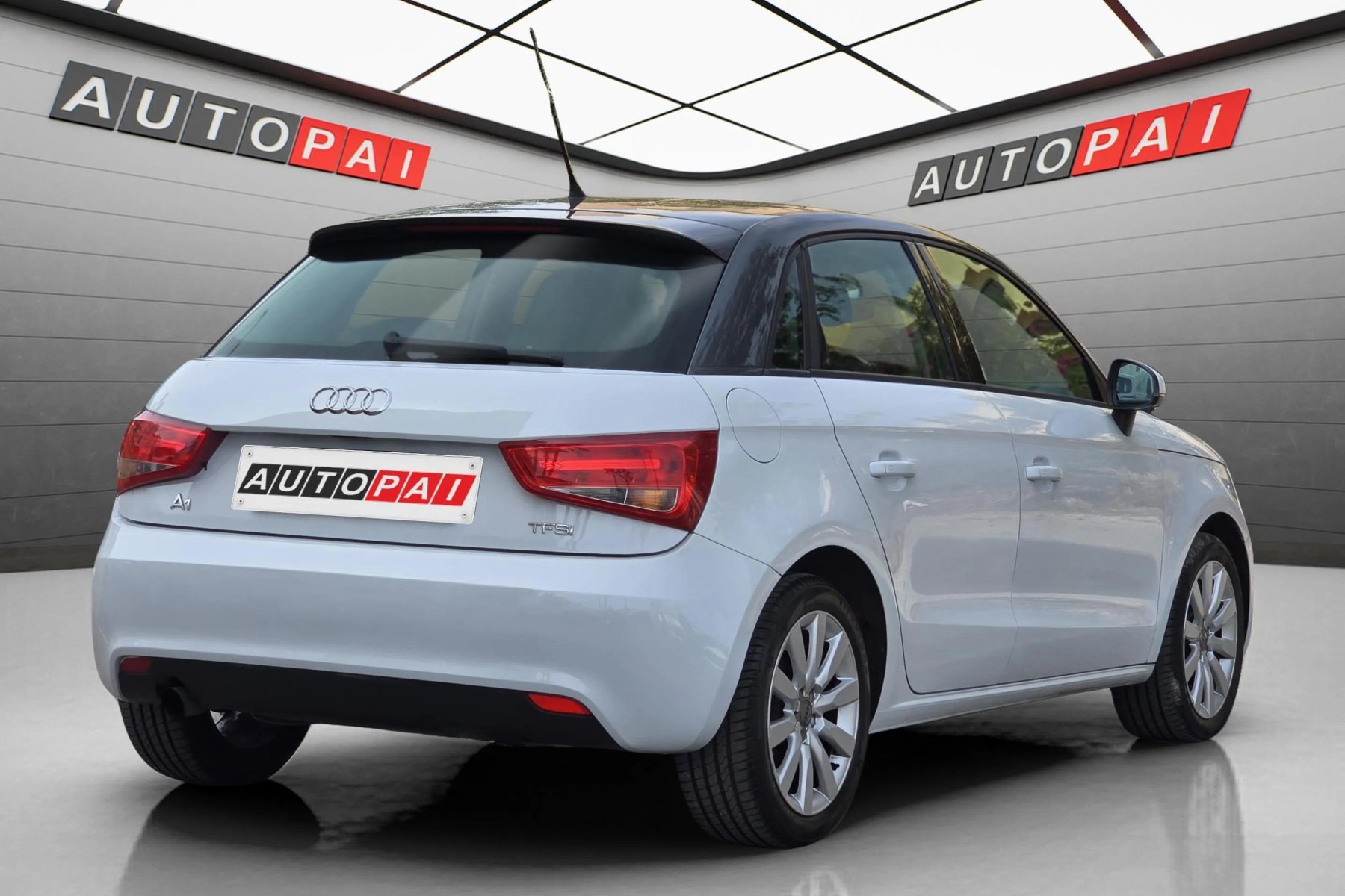 AUDI A1 1.2 TFSI 86cv. AMBITION 9