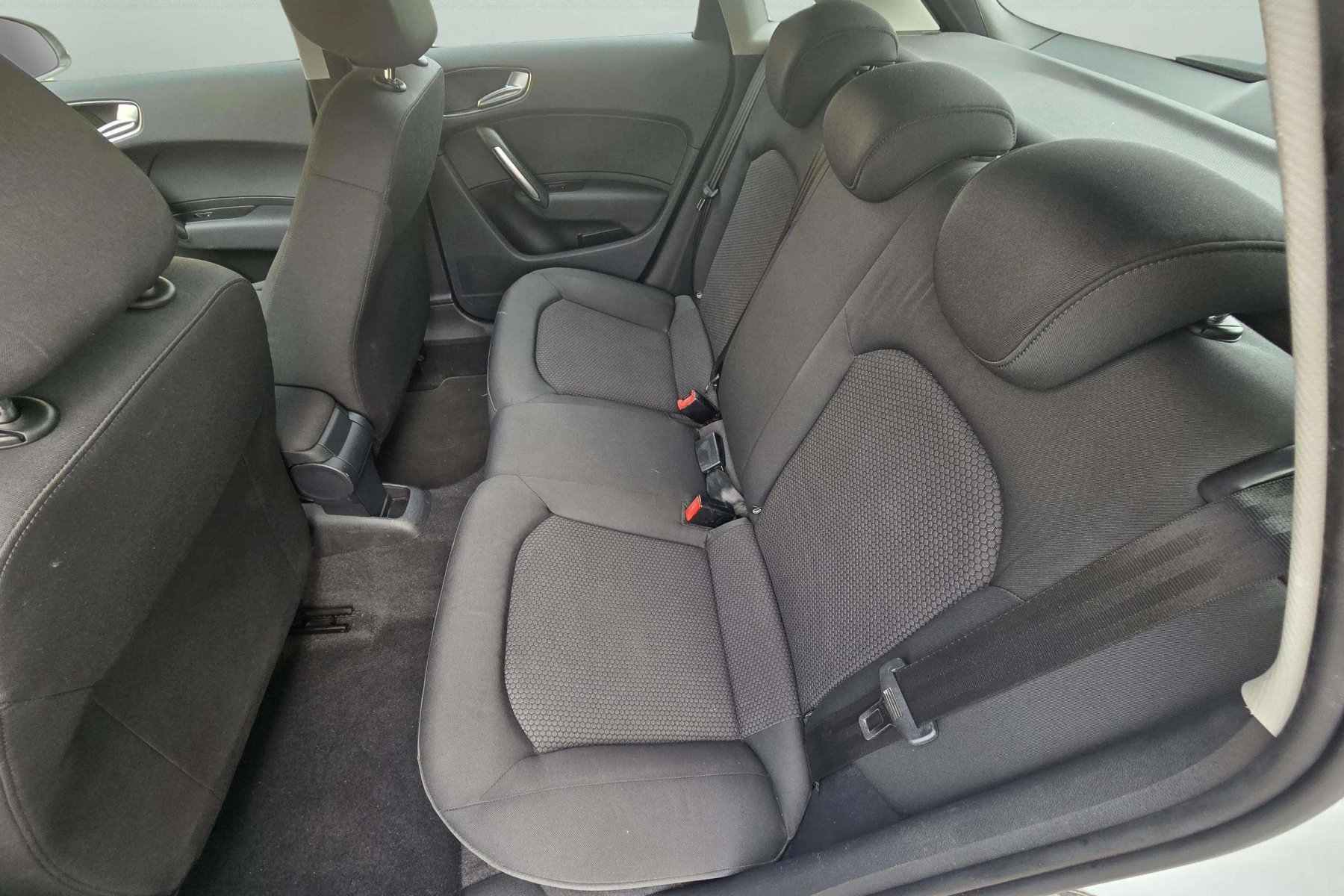 AUDI A1 1.2 TFSI 86cv. AMBITION 13