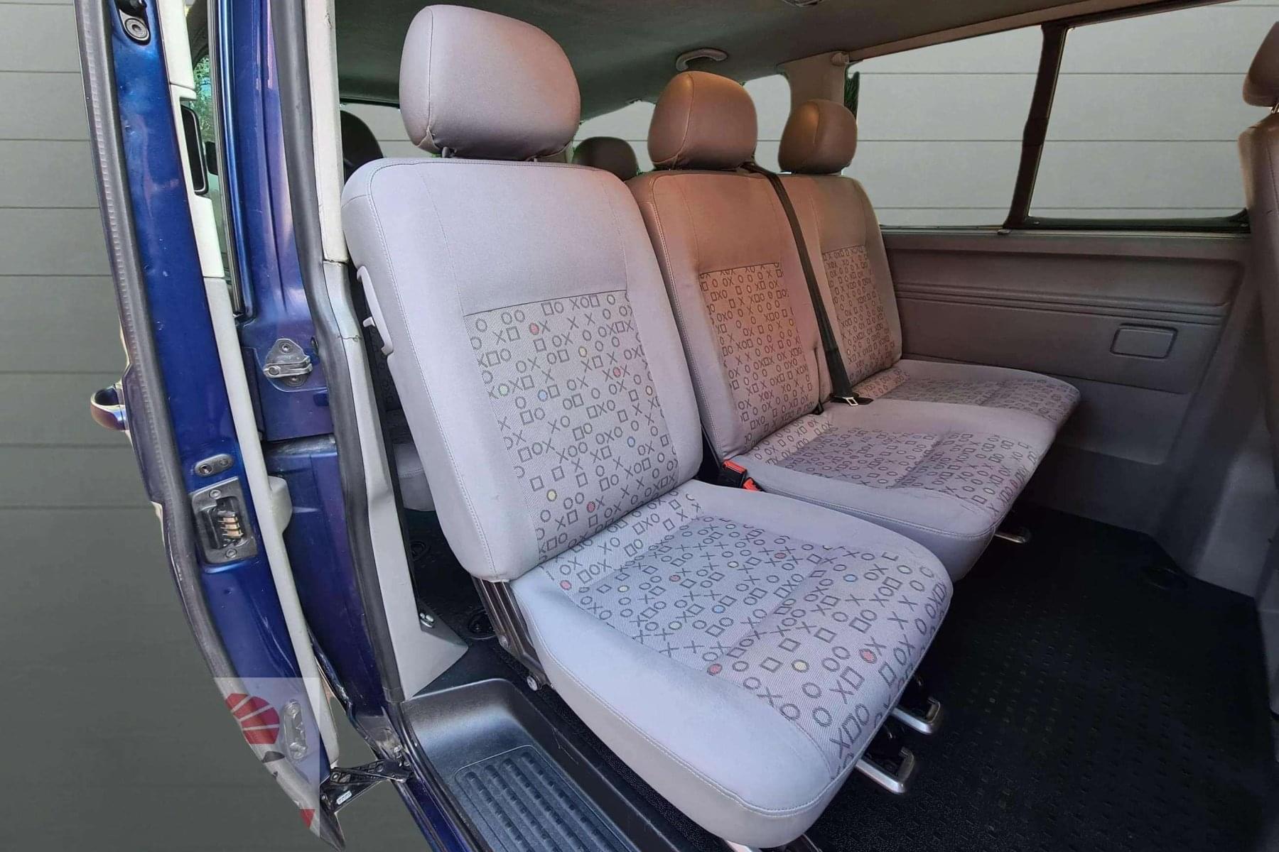 VOLKSWAGEN CARAVELLE LARGO COMBI 2.5 TDI 130cv.(TURISMO) 18