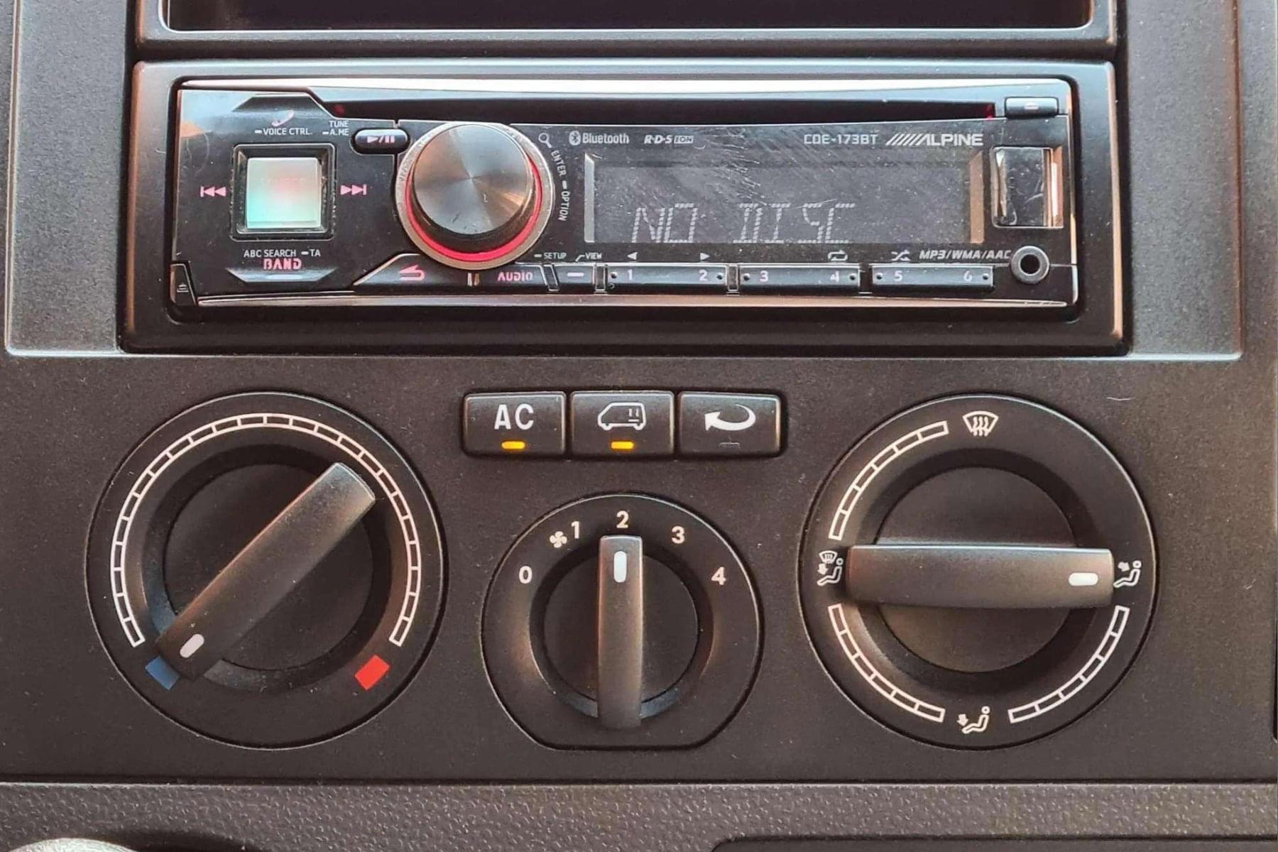 VOLKSWAGEN CARAVELLE LARGO COMBI 2.5 TDI 130cv.(TURISMO) 27