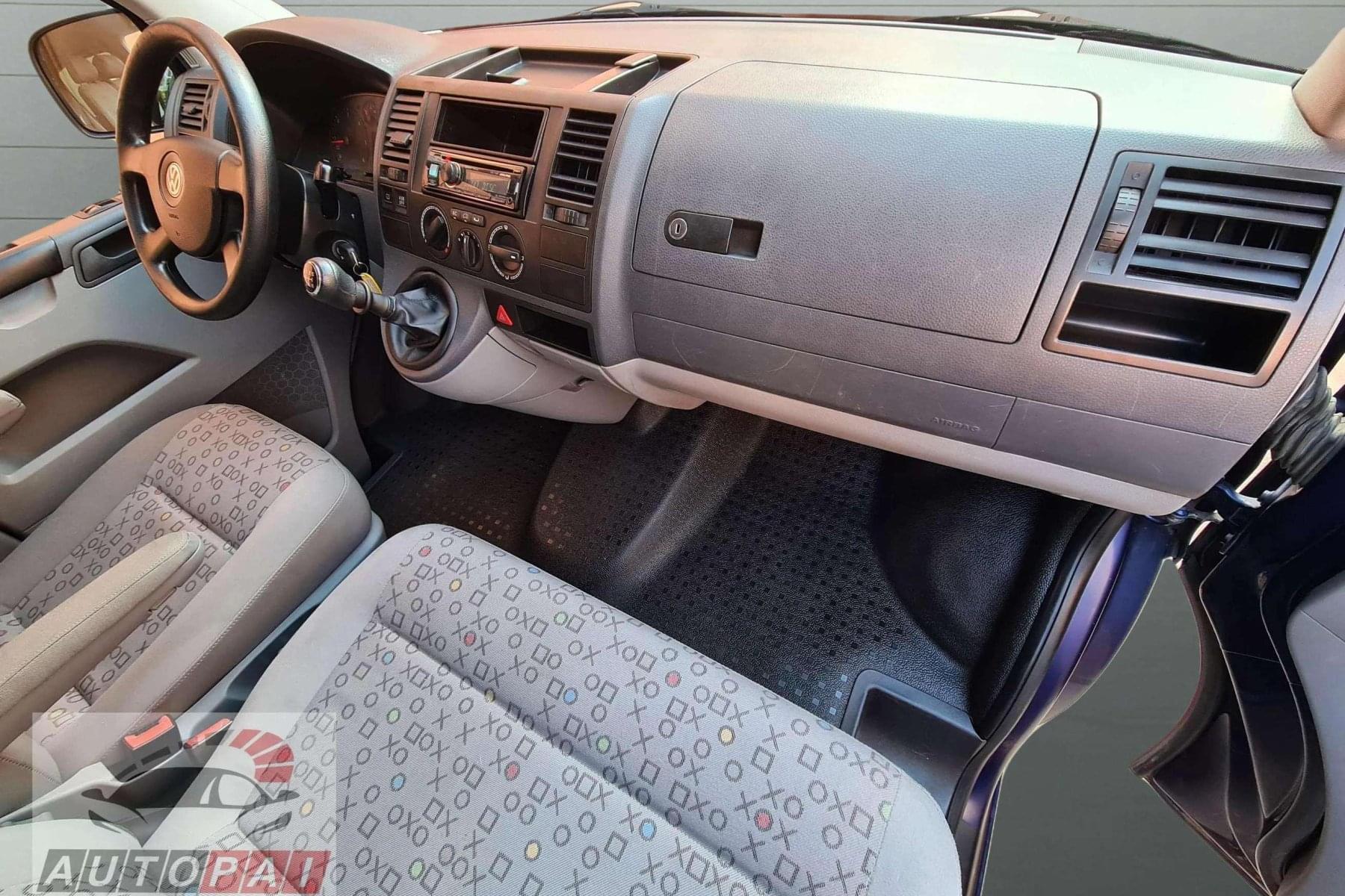 VOLKSWAGEN CARAVELLE LARGO COMBI 2.5 TDI 130cv.(TURISMO) 31