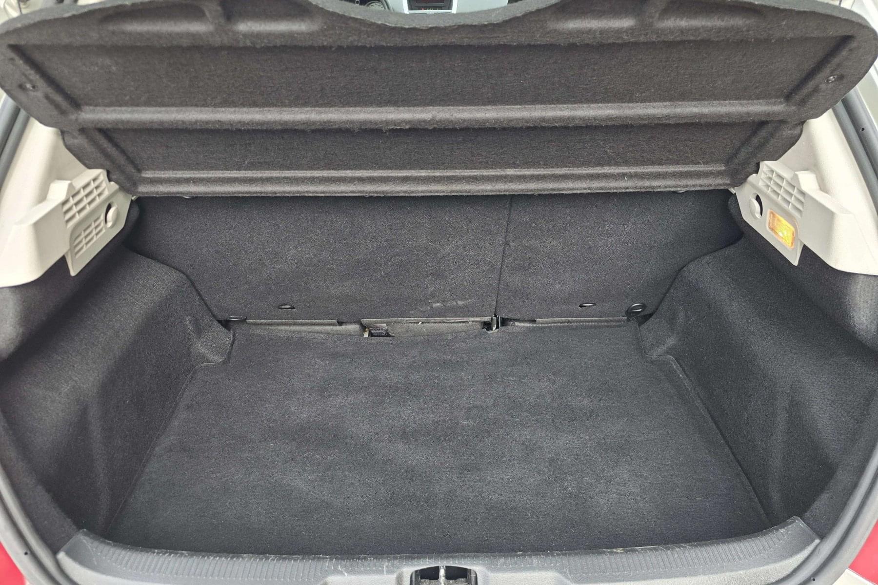 PEUGEOT 207 1.4i 75cv. 5 