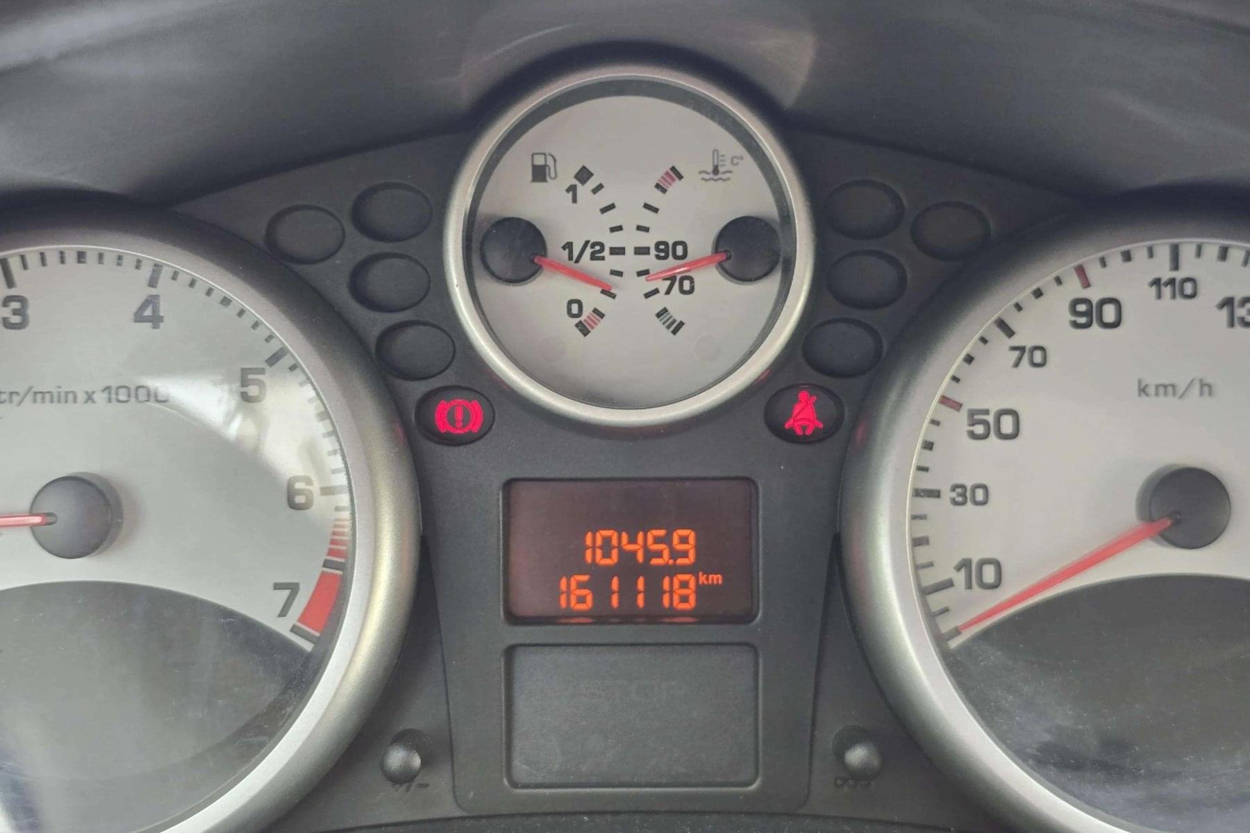 PEUGEOT 207 1.4i 75cv. 8 