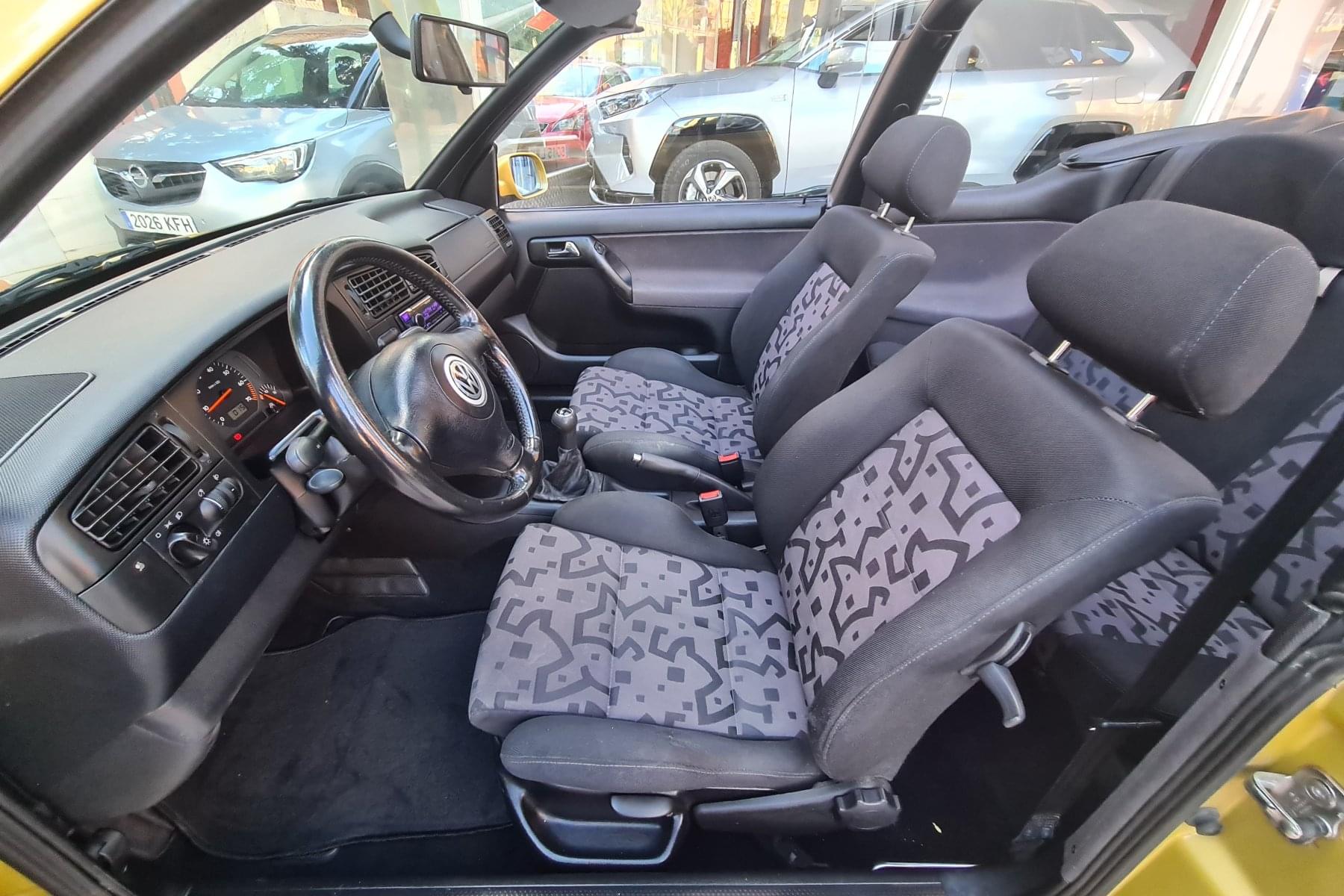 VOLKSWAGEN GOLF CABRIOLET 1.8 10 
