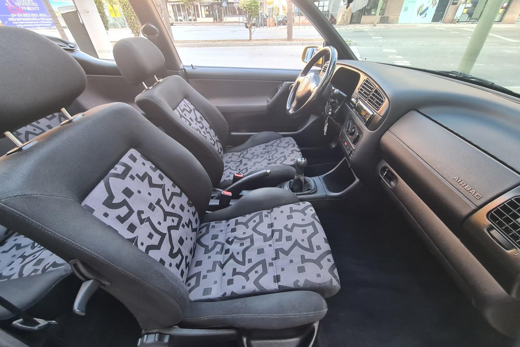 VOLKSWAGEN GOLF CABRIOLET 1.8 17 