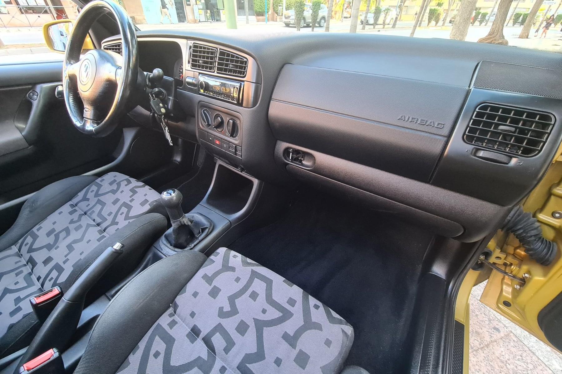 VOLKSWAGEN GOLF CABRIOLET 1.8 19 