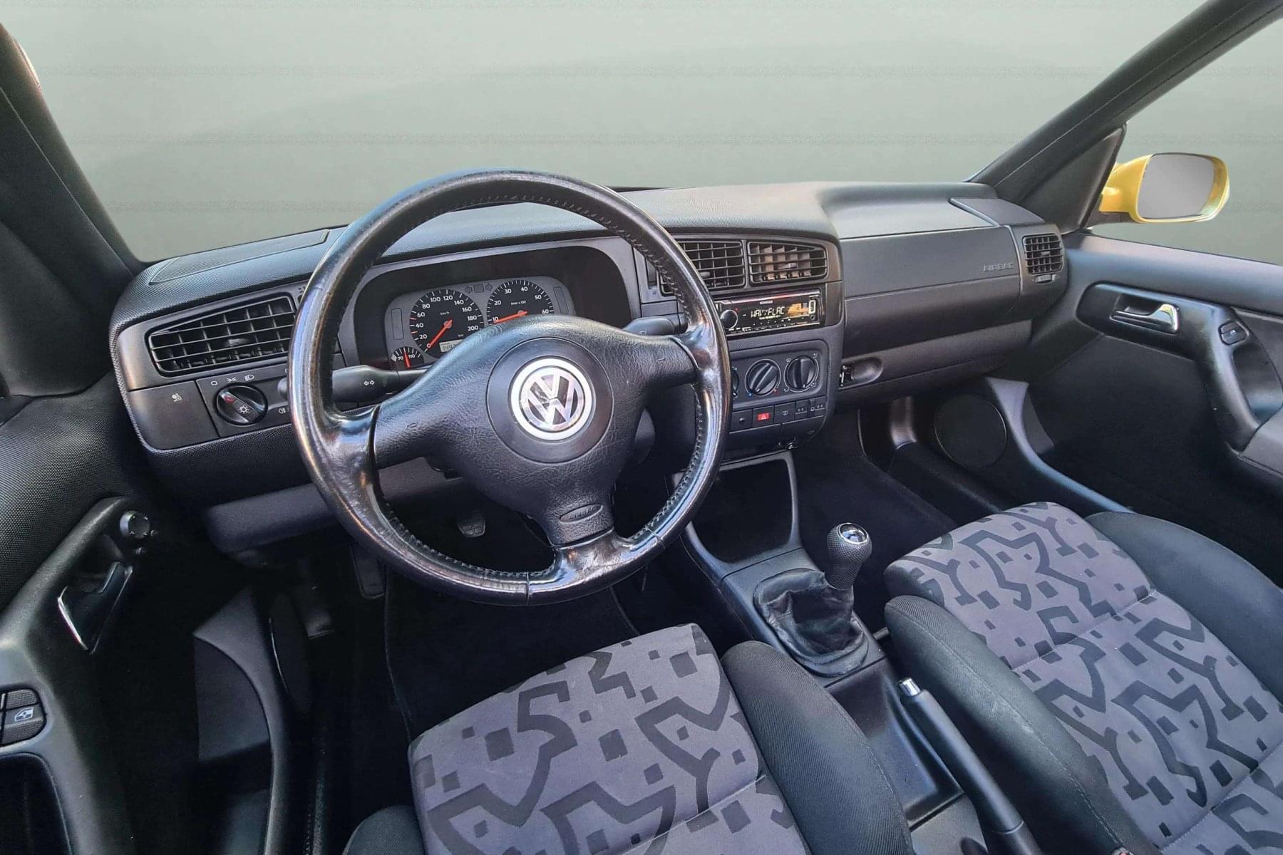 VOLKSWAGEN GOLF CABRIOLET 1.8 9 