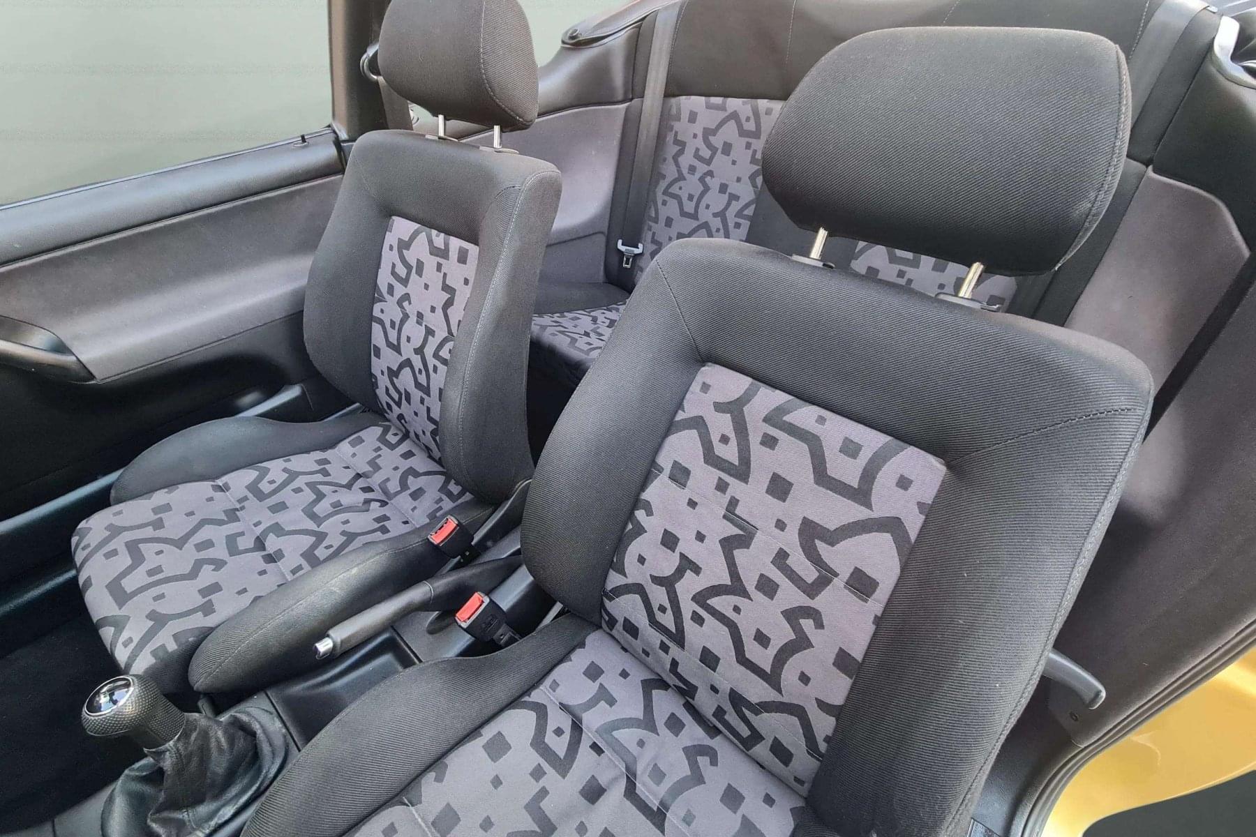 VOLKSWAGEN GOLF CABRIOLET 1.8 11 