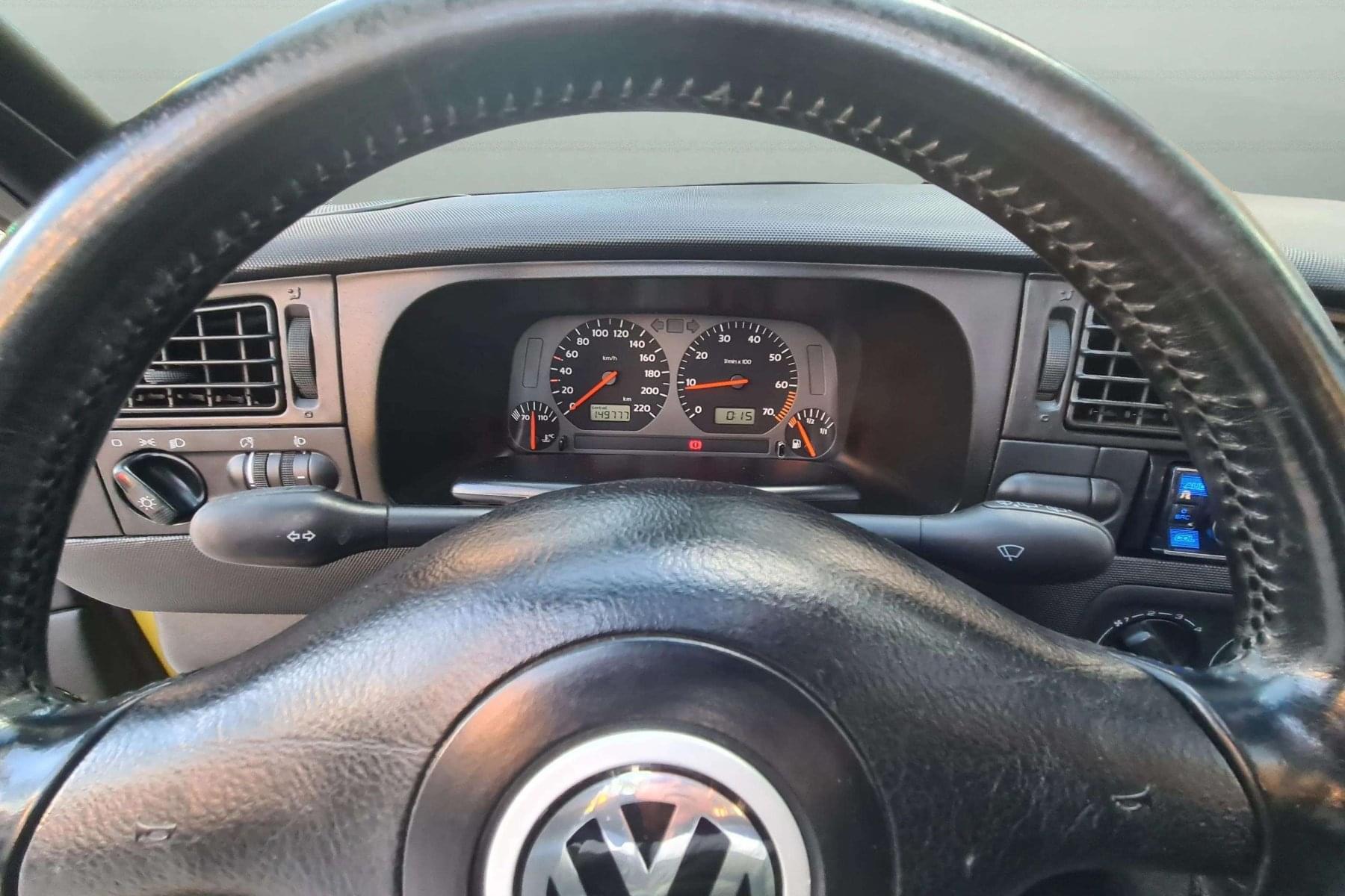 VOLKSWAGEN GOLF CABRIOLET 1.8 13 