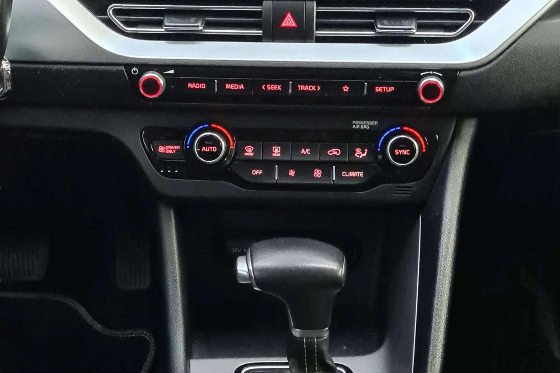 KIA NIRO PLUG-IN HYBRID 1.6 17 
