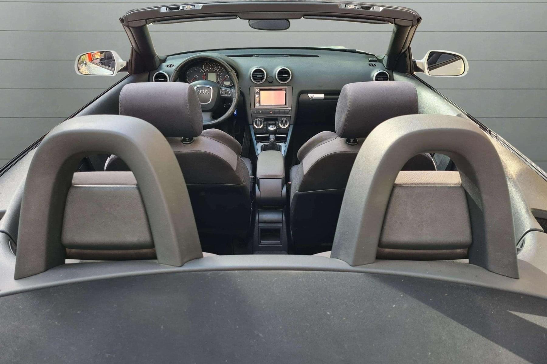 AUDI A3 CABRIO 1.6 TDI 105cv. AMBITION 7 