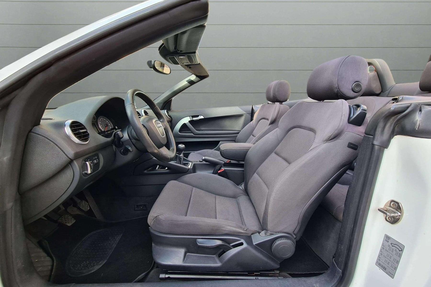 AUDI A3 CABRIO 1.6 TDI 105cv. AMBITION 8 