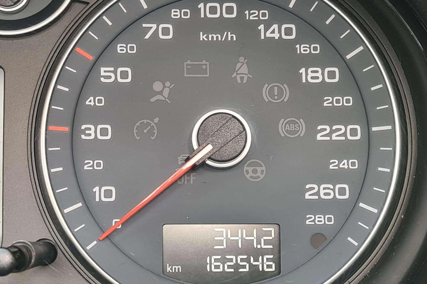 AUDI A3 CABRIO 1.6 TDI 105cv. AMBITION 13 