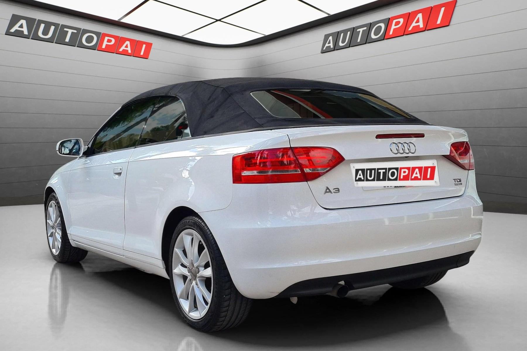 AUDI A3 CABRIO 1.6 TDI 105cv. AMBITION 18 