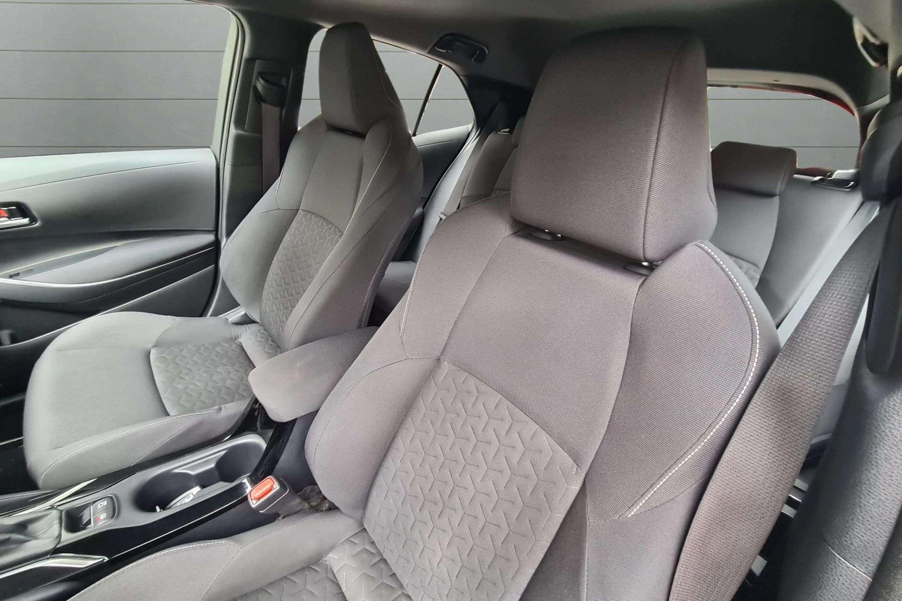 TOYOTA COROLLA 1.8 125h ECVT BUSINESS HÍBRIDO AUTOM. 8 