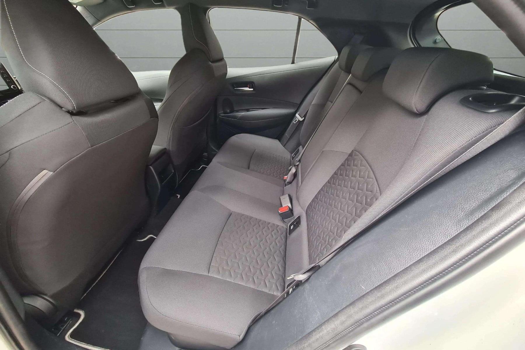 TOYOTA COROLLA 1.8 125h ECVT BUSINESS HÍBRIDO AUTOM. 9 