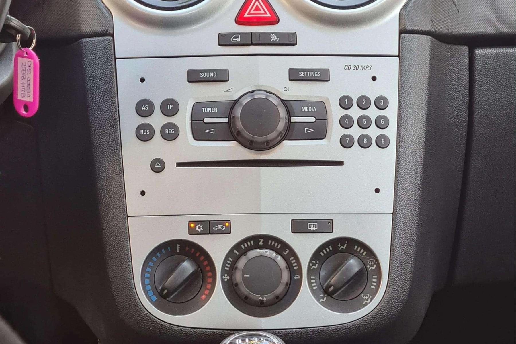 OPEL CORSA 1.4i 100cv. 16